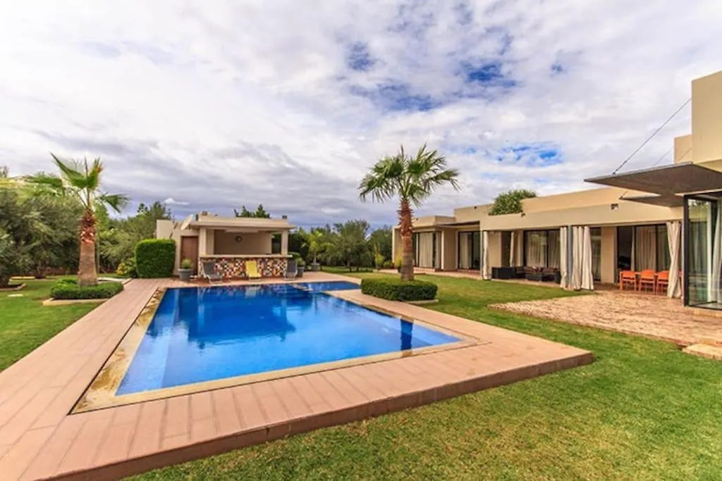 Villa 751, Villa D'Architecte, Cuisiniere, Piscine Chauffee Et Services Marrakesz Maroko